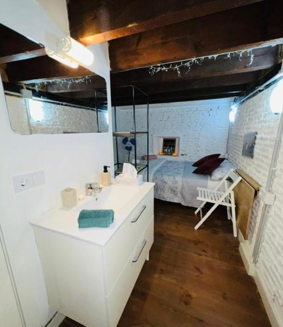 Airbhouse Private & Privatunterkunft Sevilla