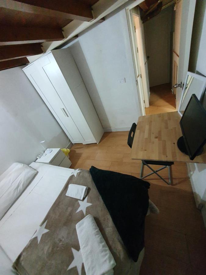 Airbhouse Private & Privatunterkunft Sevilla
