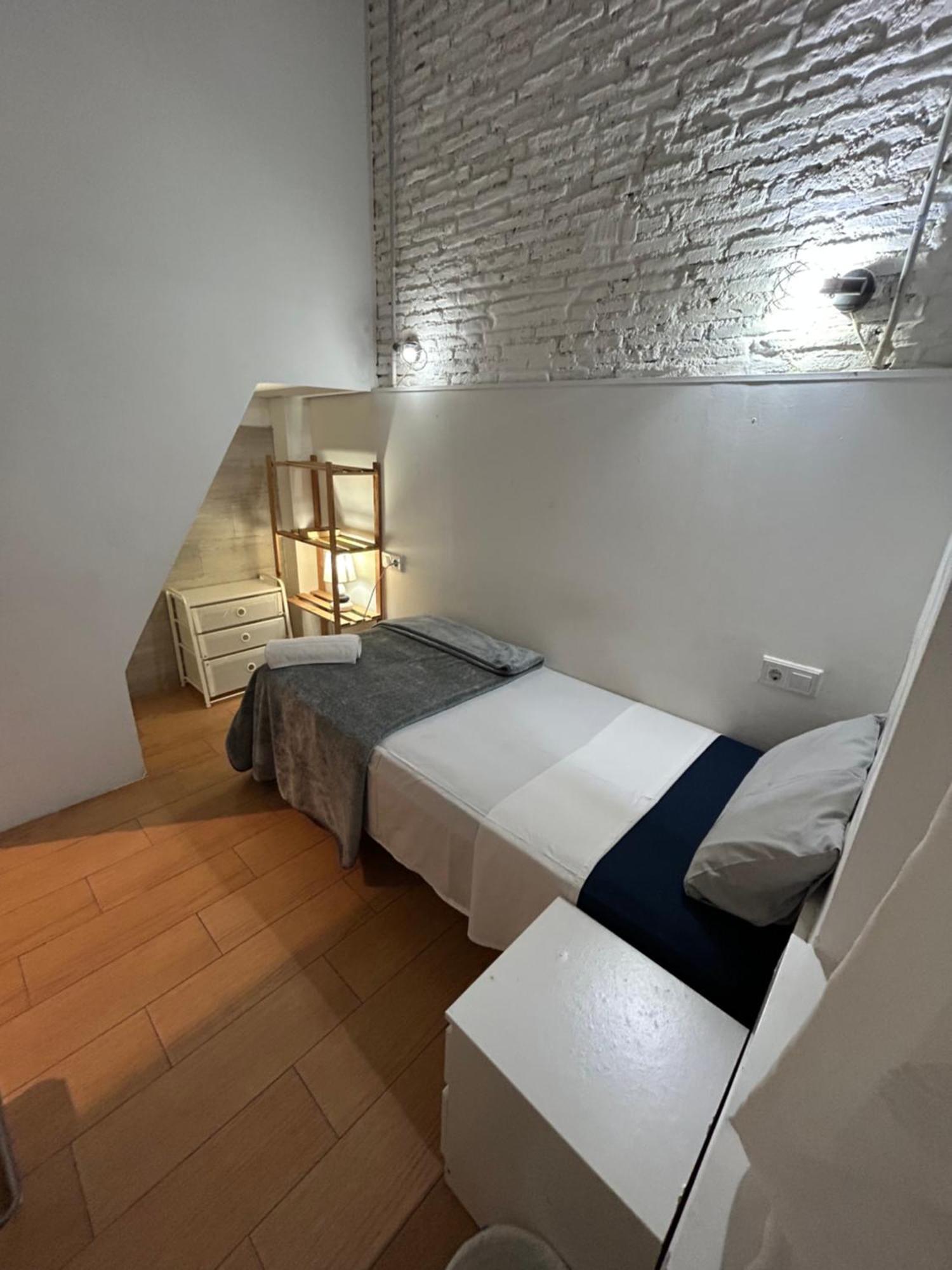 Privatunterkunft Airbhouse Private & *